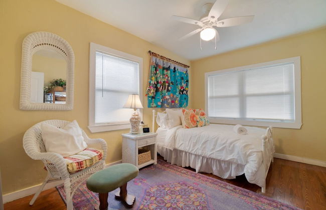 The Secret Garden Home Close to Beach, Shops, Restaurants, Pet Friendly, Close to Lucerne Ave! - Foto 25