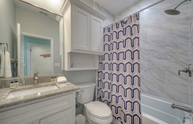 Sleeps 26 2 Homes w/ Waterfront Pool + Boat Dock Laguna Village Escape - Foto 21