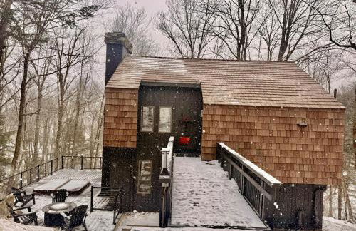 Hot Tub & Firepit Near Ski Resorts & Cozy Modern Cabin - Foto 1