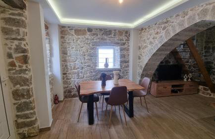 MENELAUS Stone House - Foto 8