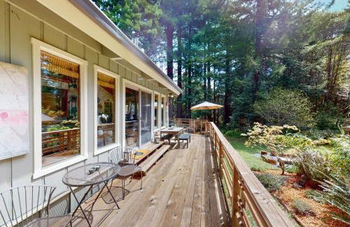 Mendocino Cozy Cabin-Large Patio Grill & Garden - Photo 23