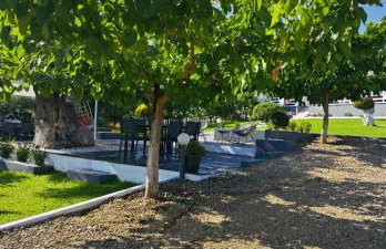 Garlis Apartments - Photo 22