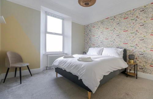 Stylish 3-Bed Home - 2 Mins to Beach & Town - Foto 12