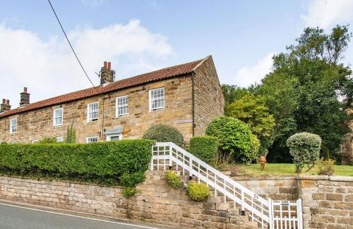 Castle Cottage - Photo 1