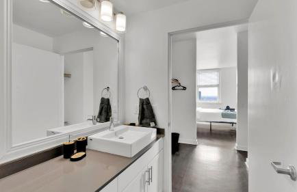 HEB403 Spacious & Stylish 2 Bedroom Condo Downtown Fort Worth, Free Parking, Walk to Convention Center - Foto 13