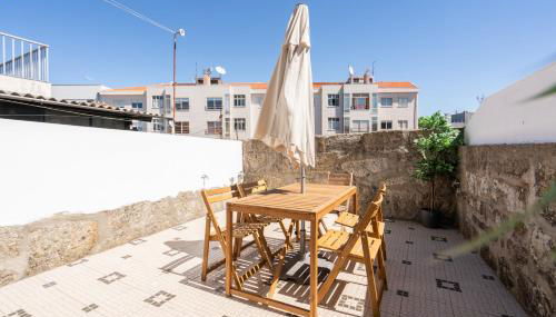 Host Wise - Elegant Colorful House w Private Terrace - Foto 3