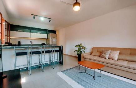 Algodão - Novo Flat com Piscina, 50mts da praia, churrasqueira privativa, ar con, wi-fi, netflix, garagem - Foto 14