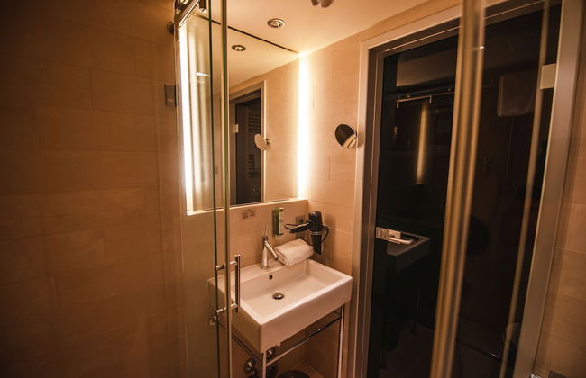 Car by Side - Photo 38