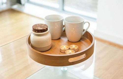 Stylish 2-Bed with Stunning View - Foto 16