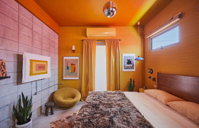 MOOD HAUS by DW - 70's Retro Stays - Photo 8