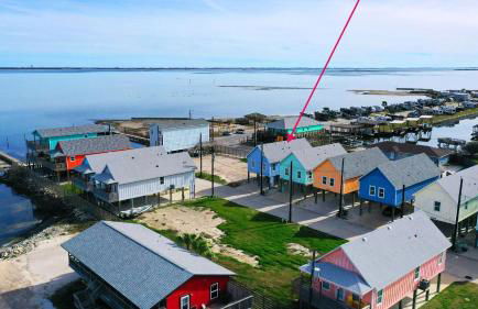 Waterfront Shared Pool w/ Bay Views, Boat Dock Oscar's Lodge by Avantstay - Foto 76