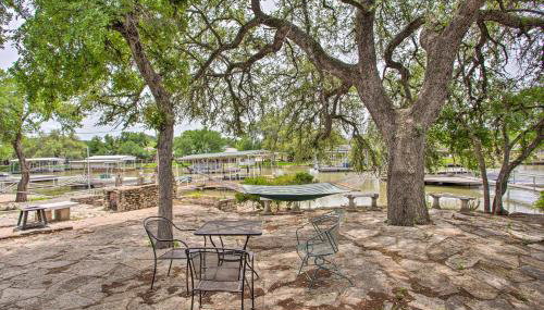 Possum Kingdom Lakefront Home with Patio and Dock! - Foto 3