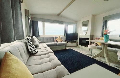 Ocean Bliss-Beach Front - Lux- Sea View- 3-Bedroom Caravan- 8 Sleeps - Photo 16