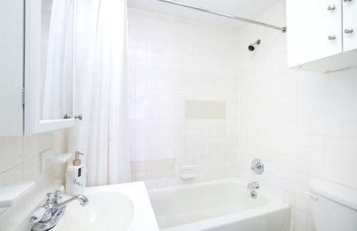 83-2FE UES Central Park Newly Furnished Studio - Foto 14