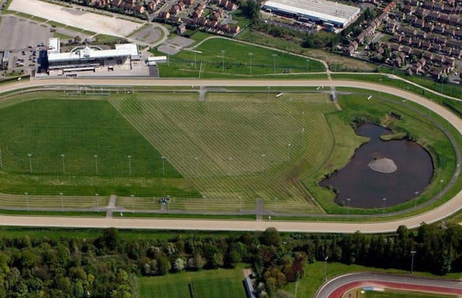 4 Bed Homely Retreat - Wolverhampton - Foto 11