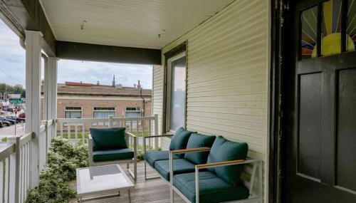 Beautiful - 4bd with Contemporary Interior - Photo 4