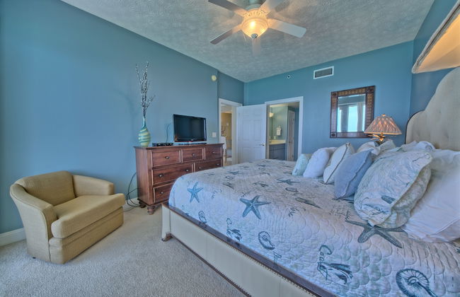 Relaxing Beachfront Condo with Beach Access - Unit 1603 by RedAwning - Foto 10