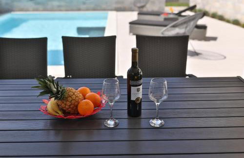 Luxury Villa Nada with Pool - Foto 41