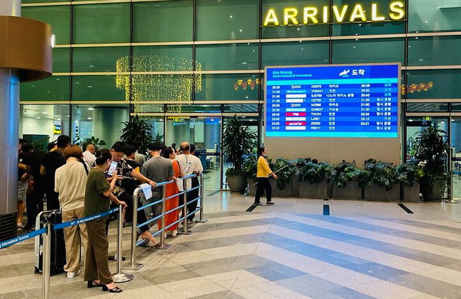 DA NANG AIRPORT to Da Nang Hotel by Private Transfer - Photo 3