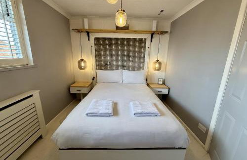 Fantastic 2-Bed House with Parking - Hosted by Hutch Lifestyle - Foto 34