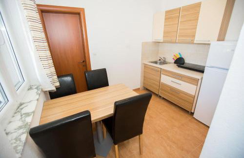 Villa Lavanda - family friendly, beachfront - Photo 25