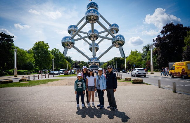 Tour privado por el Atomium de Bruselas con traslado y degustación - Foto 4