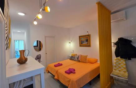 Picasso Huelin Malaga 250m from beach - Photo 24