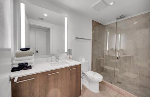 High Floor Unit Heart Of Miami with pool and gym - Foto 8