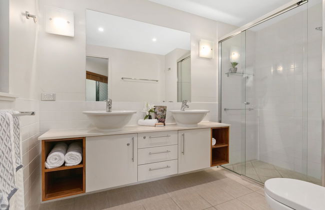 Beachfront Apartment with Ocean Views - Foto 10