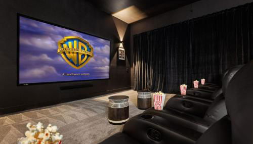 Designer Home with Hot Tub BBQ & Hill Views - Foto 4