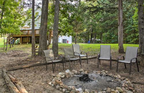 Hot Tub and Wooded Views Lakefront Blue Eye Cottage - Foto 24
