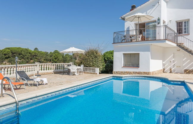 Cozy Villa in Lloret de Mar With Private Pool for 11 pax - Photo 1