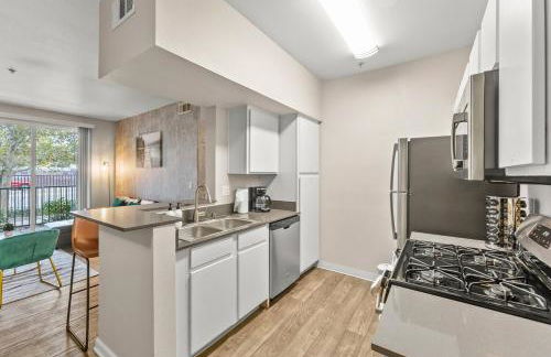 Luxury King Suite by the Lake - Entire Place - Foto 14