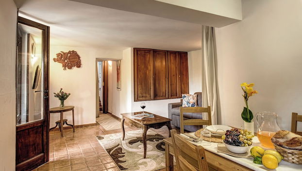 GOCCE VILLAS - Villa de Flores Country Style Villa With Pool - Foto 2, Profilbild