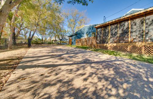 Walk to White River Cozy Escape with Screened Porch - Foto 27