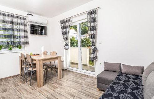 6 Bedroom Stunning Home In Lukovo - Foto 16