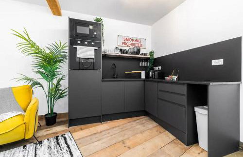 Stylish Apartment - Near City Centre - Smart TV- WIFI - Netfix - Parking - 2NT - Foto 6