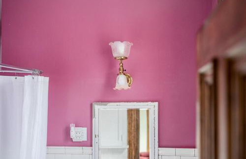 Peaceful Easy Feelings - King Sized Bed - Sleeps 2 - Photo 31