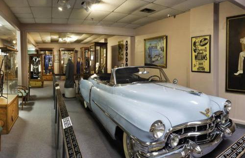 The Montgomery Manor - 5 Bedroom 4 Bath with Pool and Garage - Foto 28