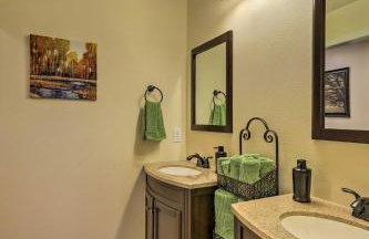 3 Mi to Rainbow Lake Home with Hot Tub and Deck - Foto 25