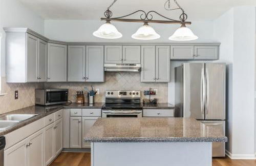 Quaint homey cottage style home in Harvest - Photo 27