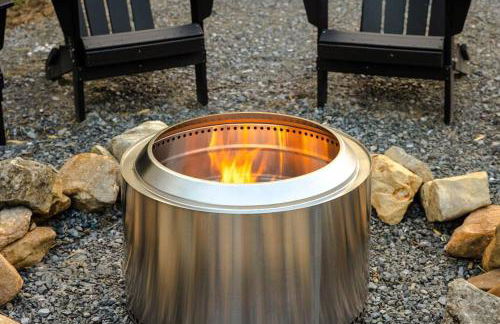 Riverside Rose Cabin: Luxe*LogCabin*MtnView*Sleeps12*Secluded*Shenandoah - Foto 33