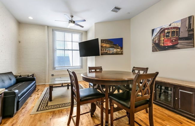 Merchant Lofts Comfy Condos – Walk Everywhere - Foto 12