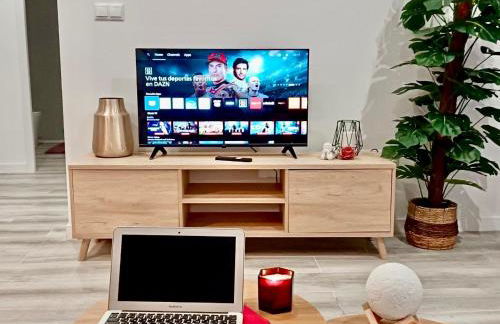 BOUTIQUE LUXURY City Center - Photo 4