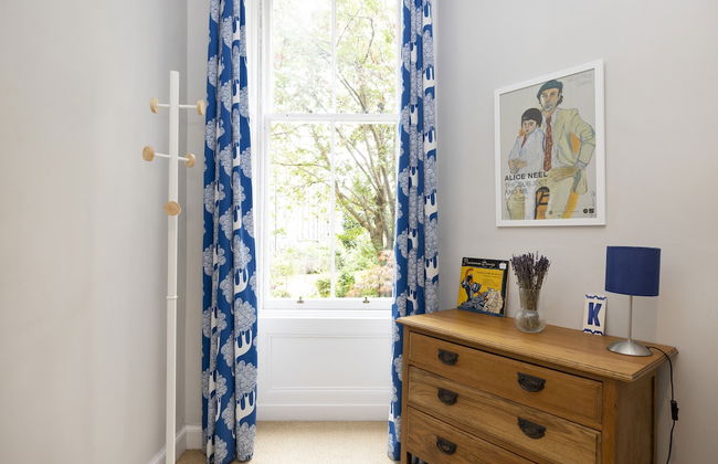 JOIVY 3-Bed Meadows Flat Near Castle & Royal Mile - Photo 26