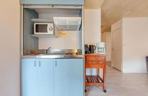 Amazing Apartment In Usson-En-Forez With Kitchen - Foto 3