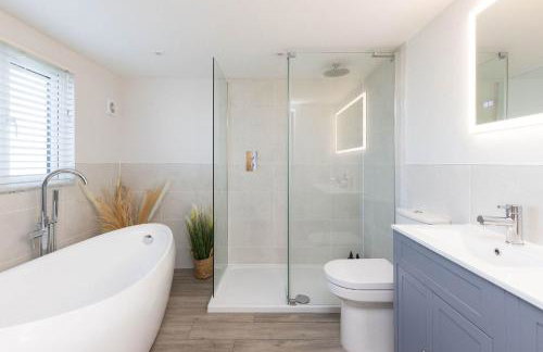 Sussex Escape for 8 with Hot Tub nr Goodwood - Foto 2