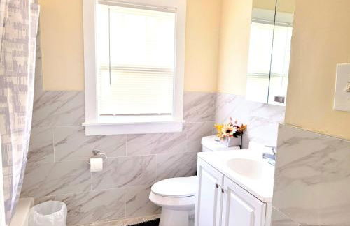 Nice big house with parking, king bed, yard - Foto 10