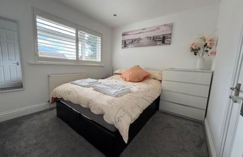 Weekend availability - 3 Bedroom House - Free Parking - Ideal for Families and Groups - Foto 16