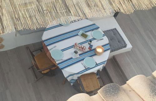 Dúplex mediterráneo con piscina y cenador - Foto 2